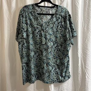 Buttersoft Scrub Top. Size 2X.